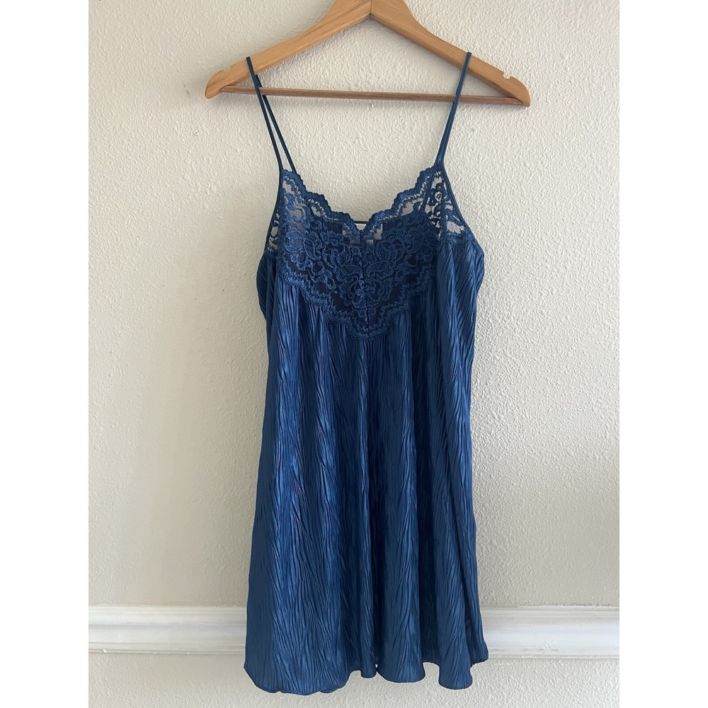 Dentelle Vintage Satin Textured Nightgown Chemise Size Medium Coquette Festival